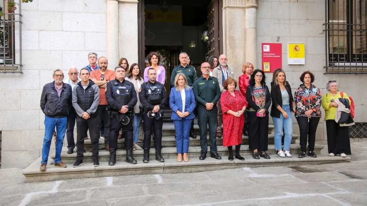 Minuto de silencio este miércoles en la Delegación del Gobierno en Castilla-La Mancha en señal de repulsa por los dos últimos asesinatos machistas en Guipúzcoa y Madrid