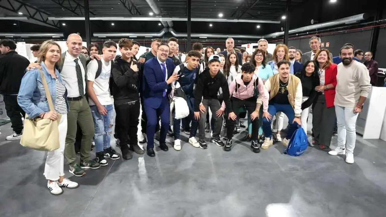 El consejero de Educación, Cultura y Deportes de Castilla-La Mancha, Amador Pastor, ha participado en la inauguración de las CLM Skills 2025 que se celebra en Ciudad Real