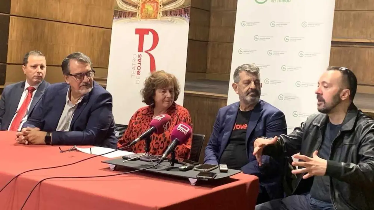 Teatro y educación unidos contra el cáncer en la obra 'Un monstruo viene a verme'