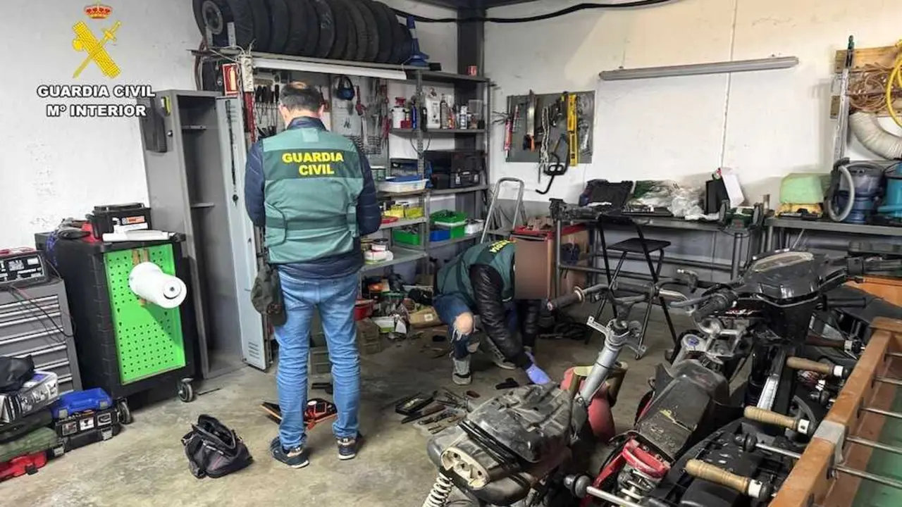 Tres detenidos por robar con fuerza en una vivienda habitada de Alcalá del Júcar (Albacete)