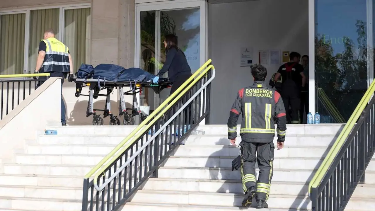 Muere una mujer en el incendio de una residencia de mayores en Carrión de Calatrava (Ciudad Real) - EFE/Jesús Monroy