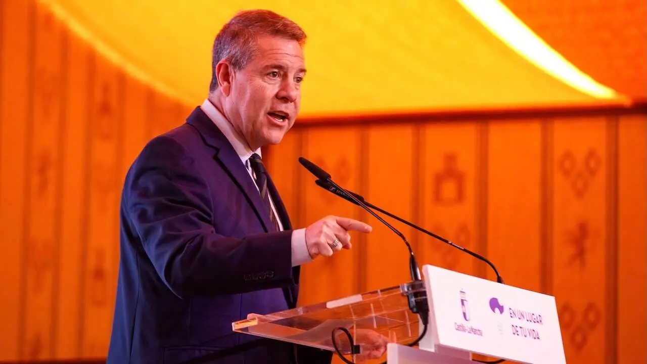 El jefe del Ejecutivo autonómico, Emiliano García-Page, ha inaugurado en Toledo el I Foro Regional de Turismo y presidido la entrega de los Premios Regionales de Turismo de Castilla-La Mancha 2025