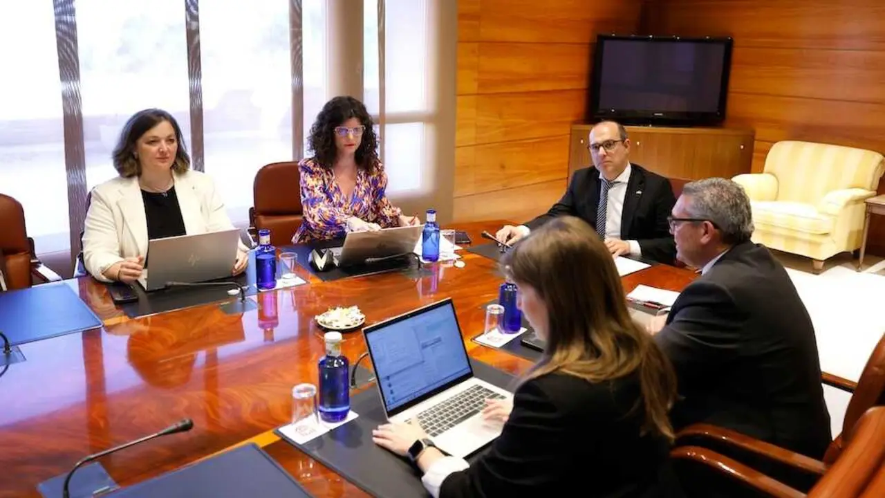 Las Cortes crean unos galardones anuales para premiar el trabajo por los derechos humanos