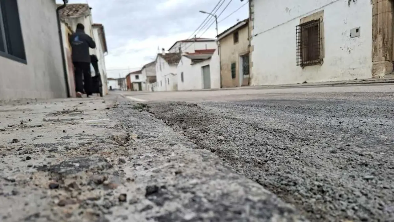 Las obras de la travesía de Almodóvar del Pinar (Cuenca) cortan desde el lunes la CM-220