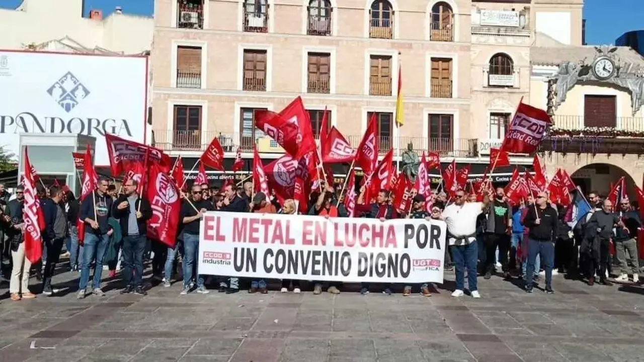Sindicatos y patronal del metal sellan un acuerdo y desconvocan la huelga en Ciudad Real