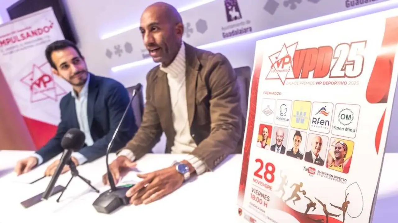 Vicente del Bosque y 'Maldini' en la Gala VIP Deportivo de Guadalajara el día 28