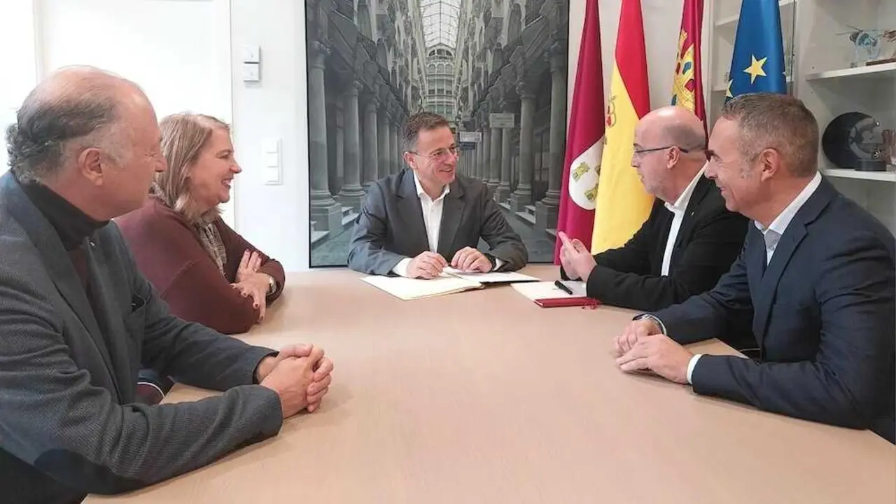 Albacete eleva a 110.000 euros su apoyo a Cruz Roja para atención a vulnerables