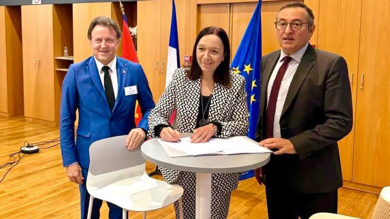 Rosa Melchor preside en Toulouse la incorporación de la asociación francesa ANEV a la Red Europea de Ciudades del Vino.