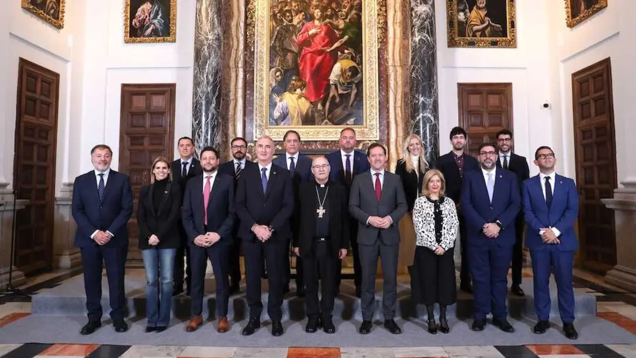 Imagen de familia de los integrantes de la Asamblea del Grupo de Ciudades Patrimonio de la Humanidad que se ha celebrado este sábado en Toledo
