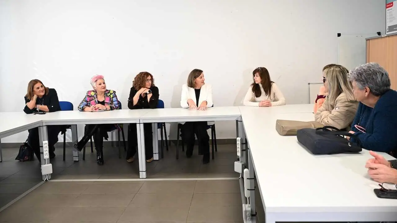 La consejera de Economía, Empresas y Empleo, Patricia Franco, visita el municipio de Villanueva de la Torre (Guadalajara), así como algunos de los proyectos que se desarrollan en la localidad en el marco de las iniciativas y programas de empleo y formación