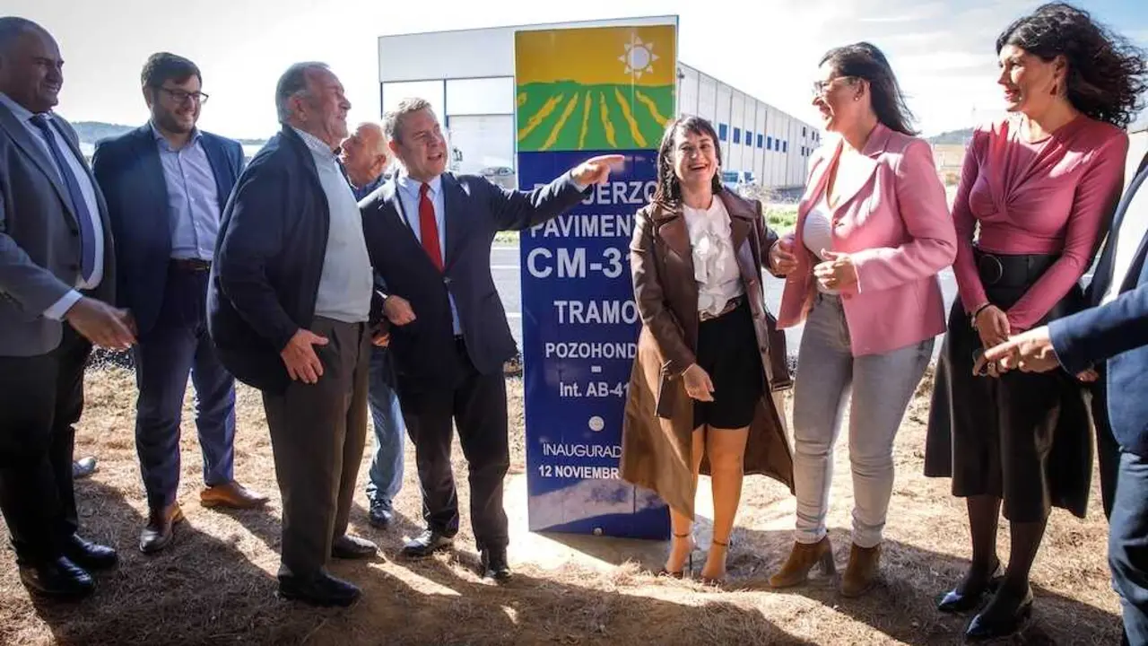 El presidente de Castilla-La Mancha, Emiliano García-Page, ha inaugurado la rehabilitación del firme de la carretera CM-313 de Pozohondo, Hellín y Tobarra, en la provincia de Albacete
