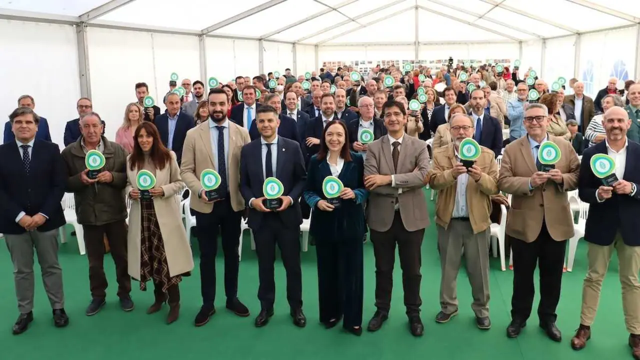 El vicepresidente segundo del Gobierno de Castilla-La Mancha, José Manuel Caballero, ha participado, en Alcázar de San Juan (Ciudad Real), en el 50 aniversario de Comsermancha