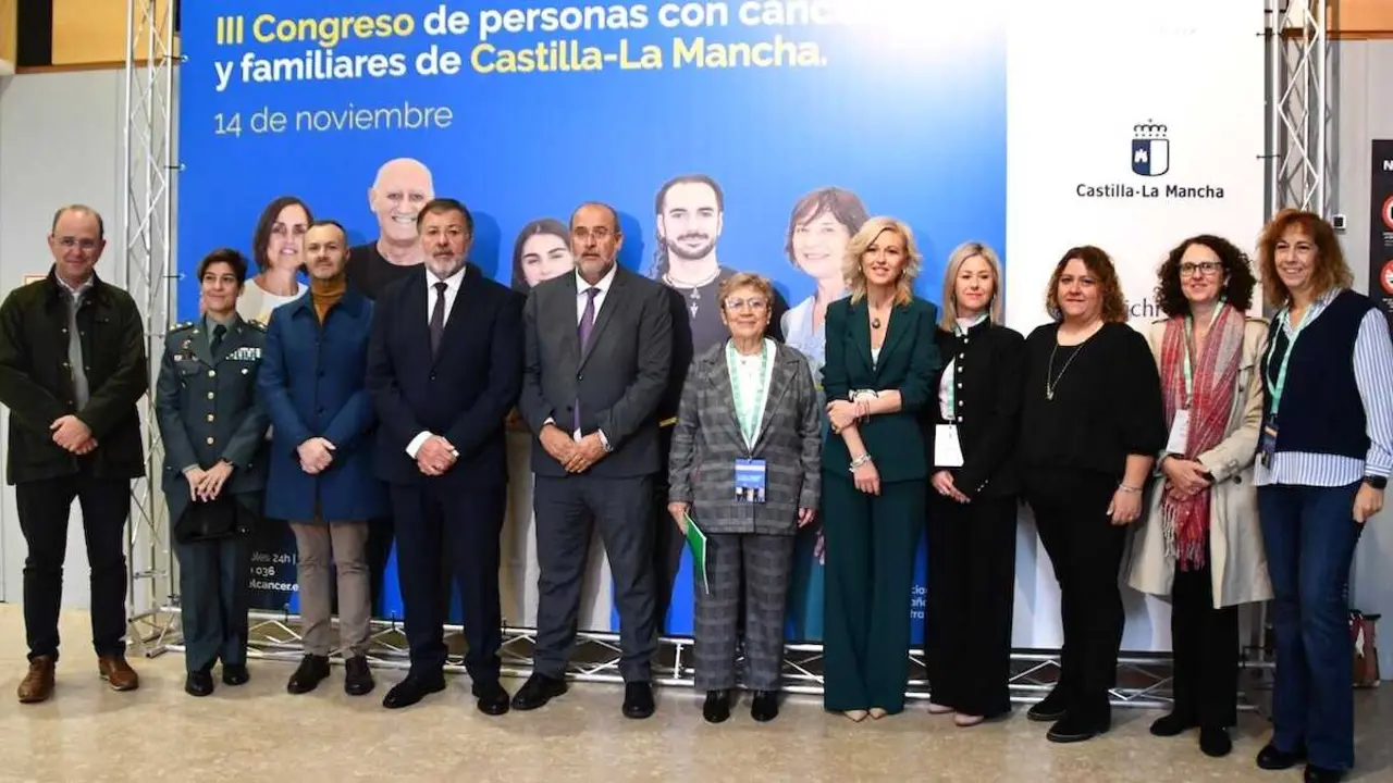 El vicepresidente primero del Gobierno regional, José Luis Martínez Guijarro, ha asistido, en el Museo Paleontológico de Cuenca, al III Congreso de Castilla-La Mancha de personas con cáncer y familiares