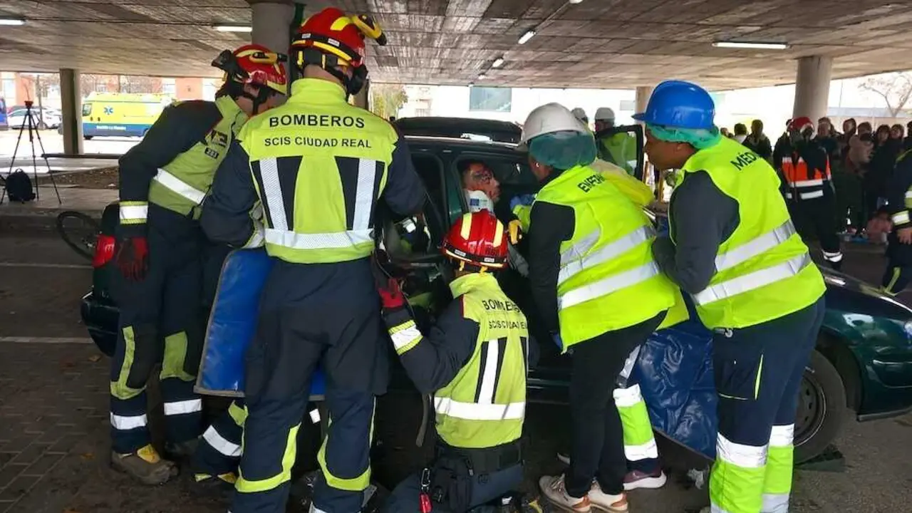 Profesionales sanitarios de Valdepeñas se entrenan en soporte vital inmediato