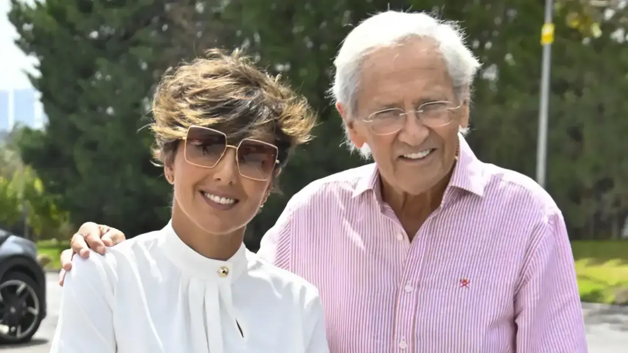 En la imagen de archivo Sonsoles Ónega junto a su padre Fernando Ónega