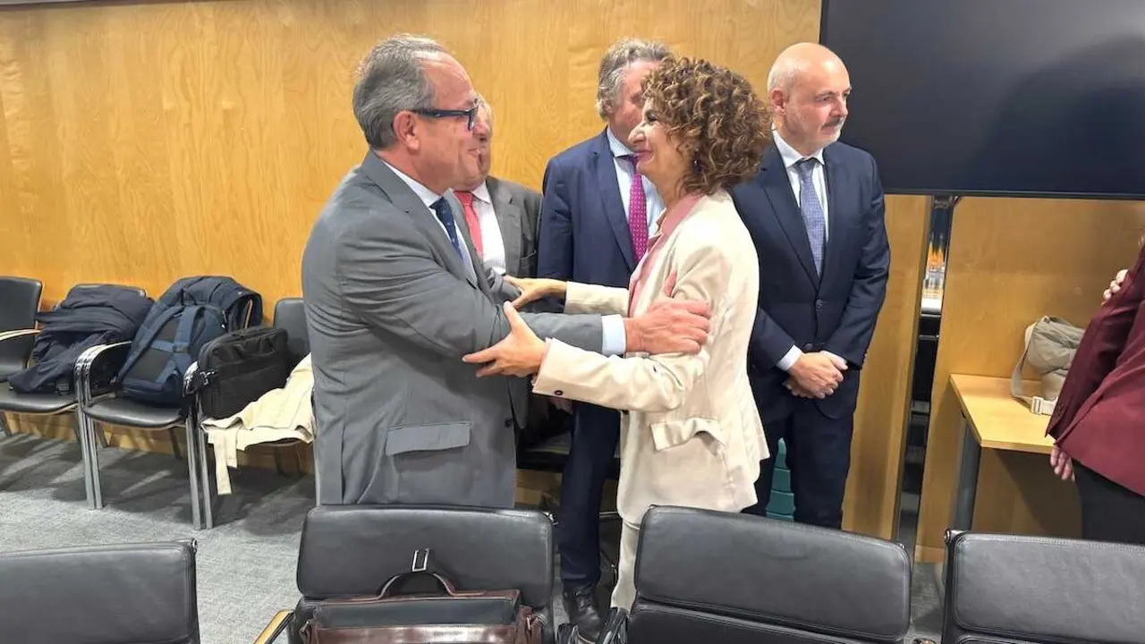 El consejero de Hacienda, Administraciones Públicas y Transformación Digital de Castilla-La Mancha, Juan Alfonso Ruiz Molina, asiste al pleno del Consejo de Política Fiscal y Financiera (CPFF) que se celebra en el Ministerio de Hacienda