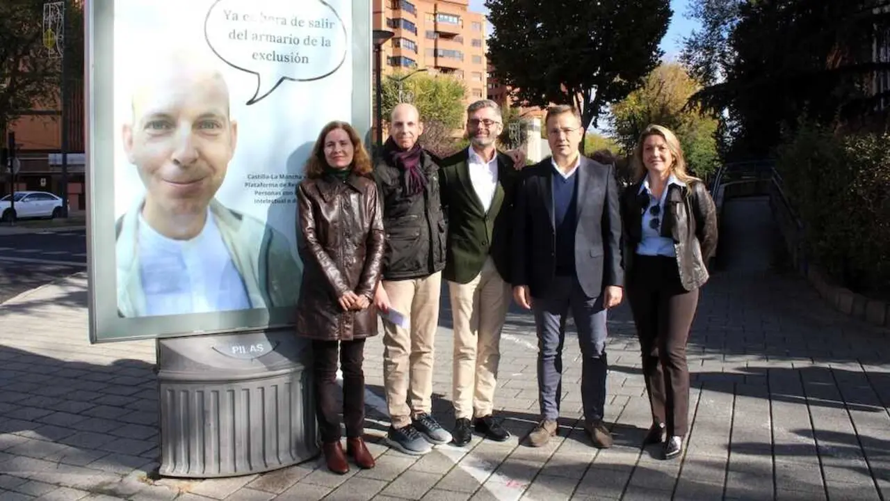 Llega a Albacete capital la campaña para "salir del armario de la exclusión"