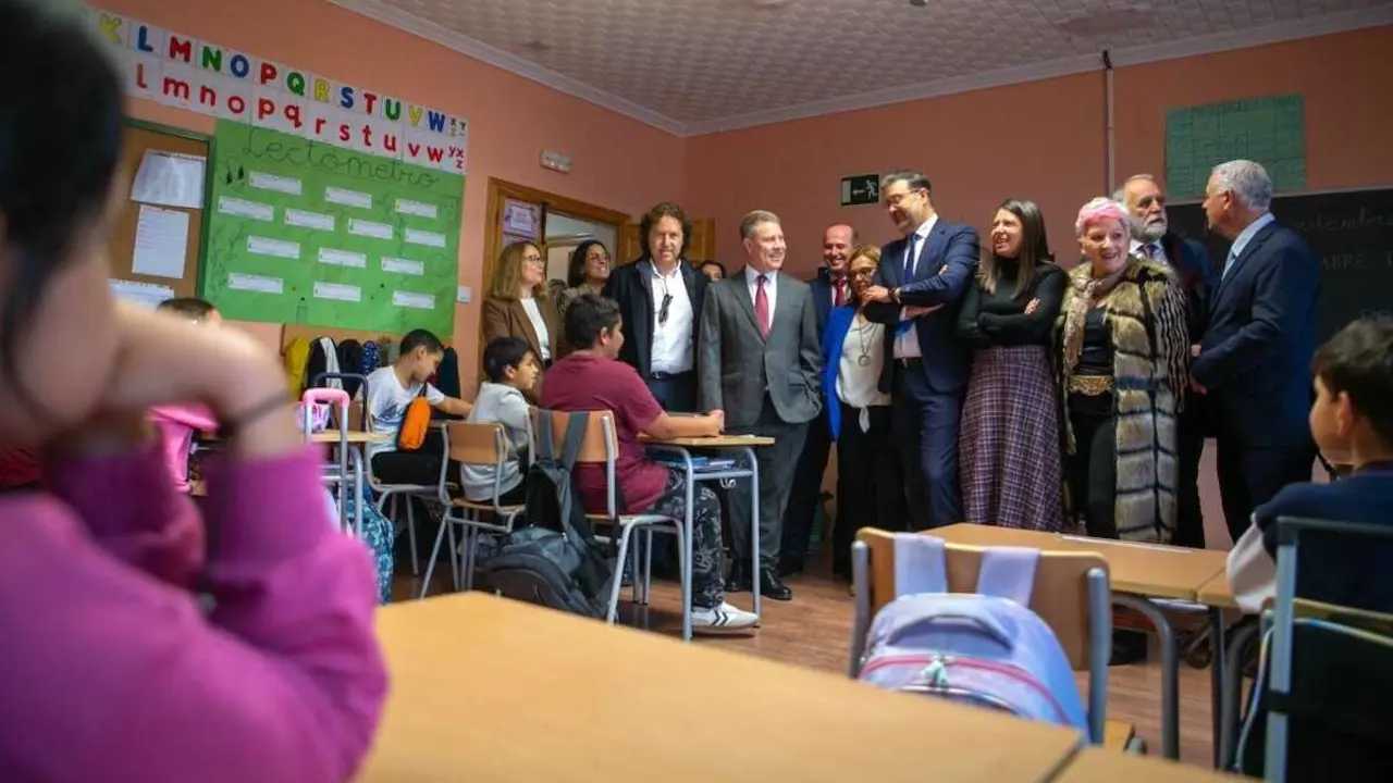 El presidente de Castilla-La Mancha, Emiliano García-Page, ha inaugurado en Hita (Guadalajara) la reapertura de la sección del Colegio Rural Agrupado (CRA) `La Encina’
