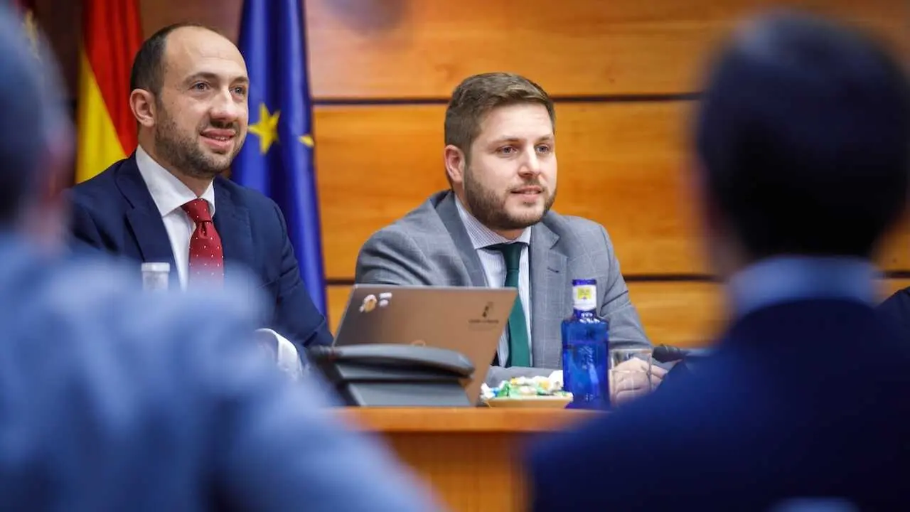 El consejero de Fomento de Castilla-La Mancha, Nacho Hernando, durante su intervención en la Comisión de Presupuestos de las Cortes regionales
