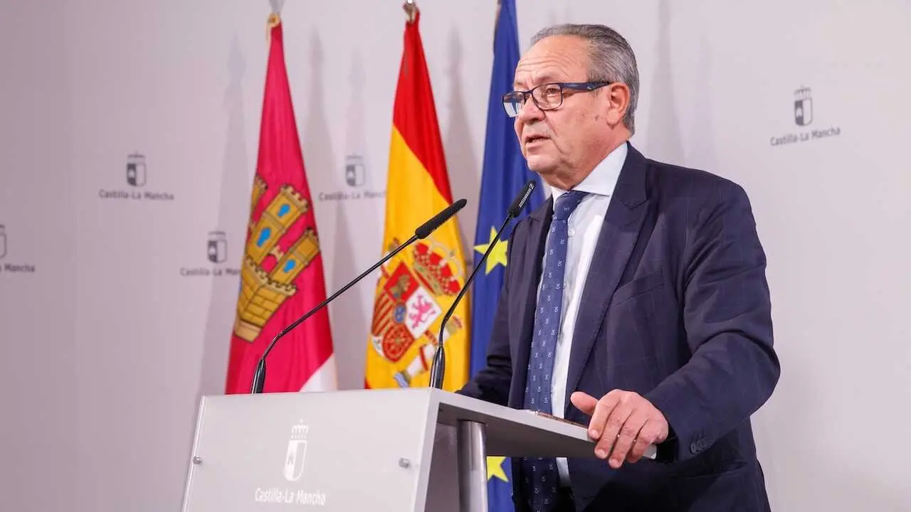 El consejero de Hacienda, Administraciones Públicas y Transformación Digital de Castilla-La Mancha, Juan Alfonso Ruiz Molina, este martes en rueda de prensa en Toledo