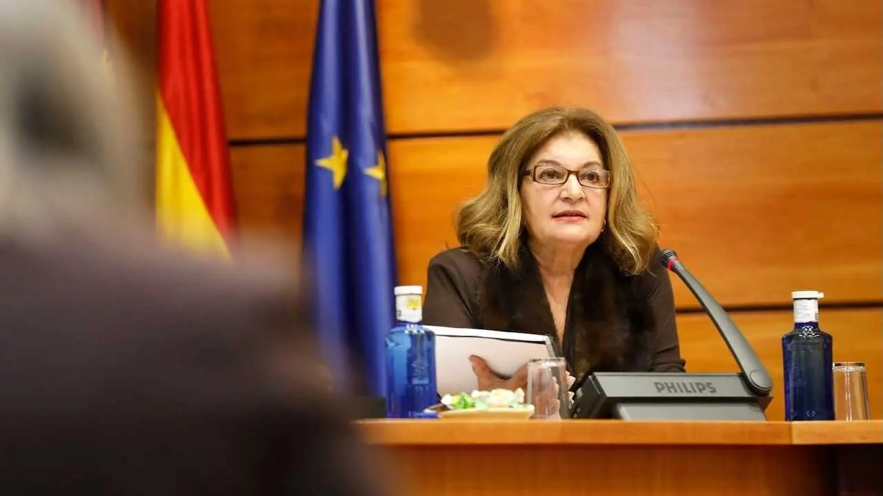 La directora general del Ente Público Radio Televisión de Castilla-La Mancha (CMM), Carmen Amores, durante su comparecencia en la Comisión de Presupuestos de las Cortes regionales