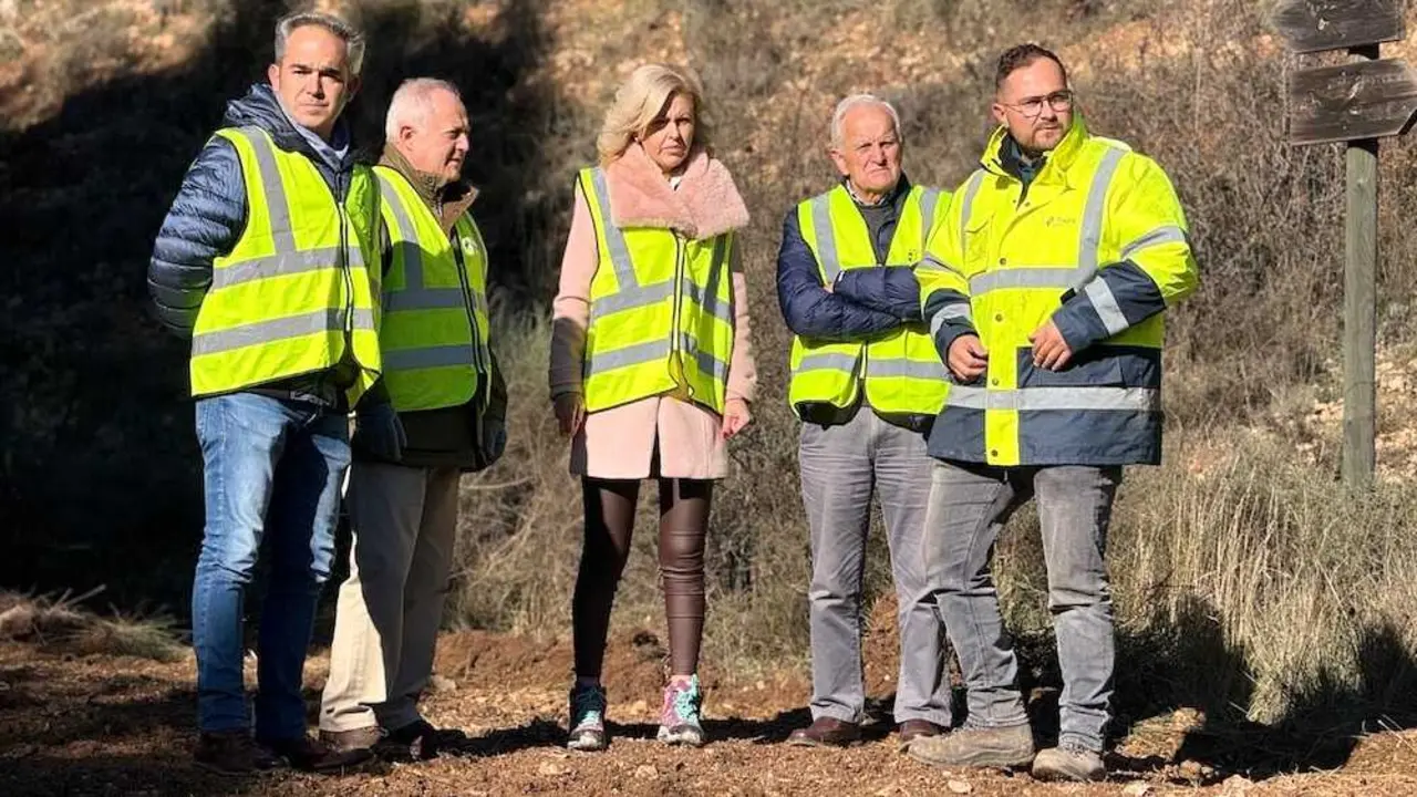 La Junta repara 247 kilómetros de caminos rurales dañados por la dana en Cuenca