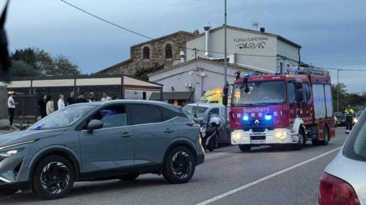 Cuatro menores de entre 11 y 15 años arrollados tras un choque de dos vehículos