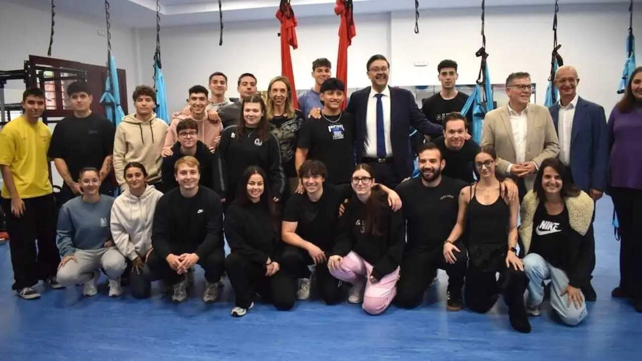 El consejero de Educación, Cultura y Deportes, Amador Pastor, en su visita al IES 'Parque Lineal' de Albacete
