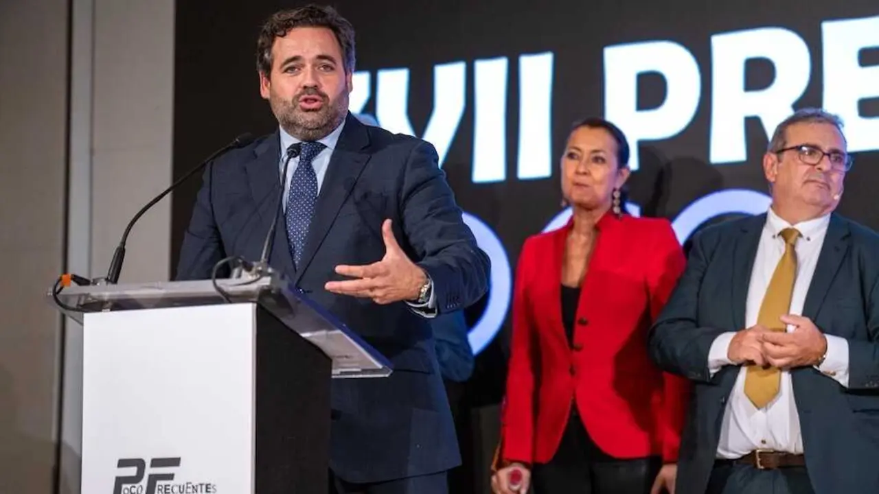El presidente del PP de Castilla-La Mancha, Paco Núñez, durante su intervención en la gala de los XVII Premios Poco Frecuentes, celebrada en Madrid,
