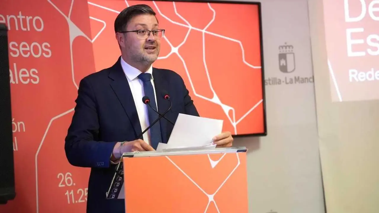 El consejero de Educación, Cultura y Deportes, Amador Pastor, durante su participación en el 'Encuentro de Museos Estatales', que se ha celebrado en el Museo de Guadalajara