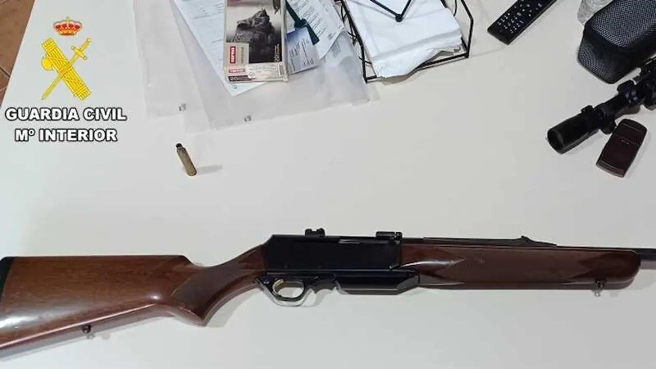 Investigado un vecino de Alpera (Albacete) por la caza ilegal de un ciervo macho en un coto