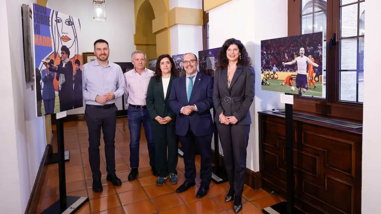 Las Cortes de Castilla-La Mancha celebran "la mejor Constitución" con actos, visitas e iluminación