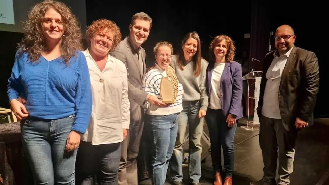 La consejera de Bienestar Social, Bárbara García, ha participado en Tarancón (Cuenca) en las jornadas socioeducativas ‘Yo elijo mi camino’, organizadas por el colectivo Asiem, que trabaja especialmente en proyectos destinados a la población gitana