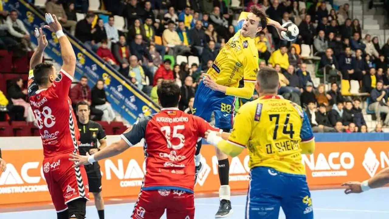 El Caserío Ciudad Real logra un triunfo incontestable ante Horneo Eón Alicante (33-23) - Fotografía: Lanza/Elena Rosa