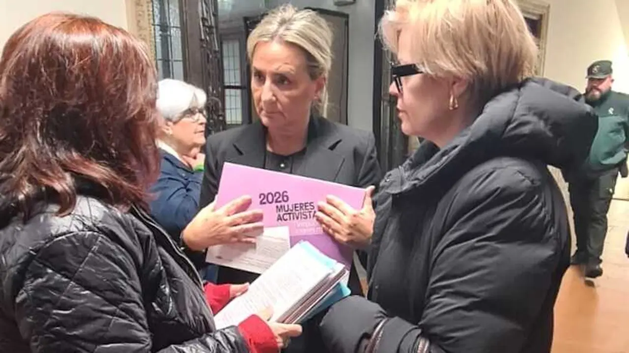 STAS entrega 2.000 firmas para pedir recuperar la jubilación anticipada en la Junta