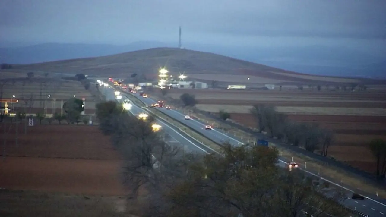 Una mujer herida tras una colisión entre un turismo y una caravana en la A-4 en Tembleque (Toledo)