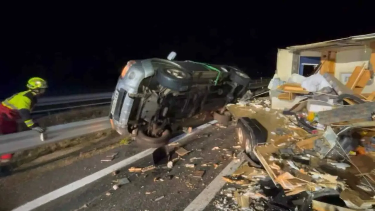 Una mujer herida tras una colisión entre un turismo y una caravana en la A-4 en Tembleque (Toledo)