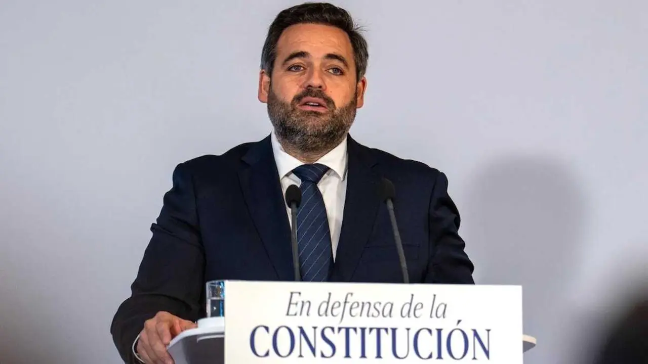 El presidente del PP de Castilla-La Mancha, Paco Núñez, durante el acto que ha celebrado este viernes en Toledo el partido para conmemorar la Constitución Española