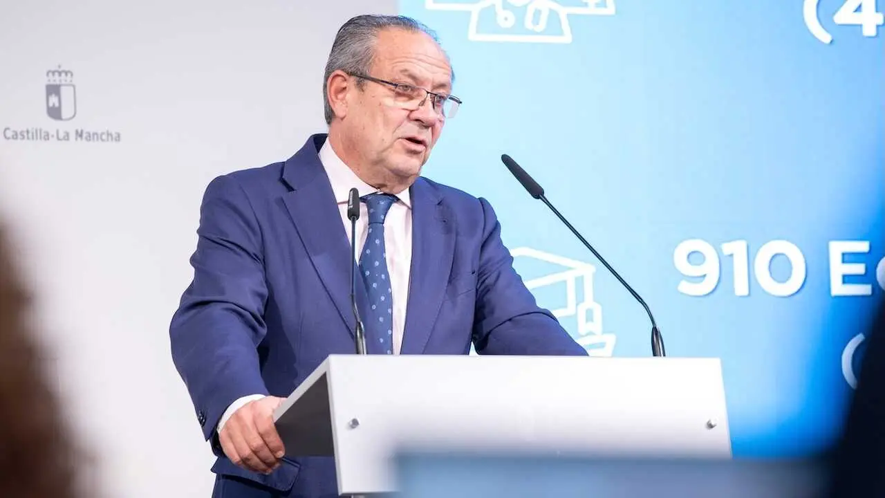 El consejero de Hacienda, Administraciones Públicas y Transformación Digital, Juan Alfonso Ruiz Molina, ha informado en rueda de prensa de asuntos de su departamento abordados en el Consejo de Gobierno