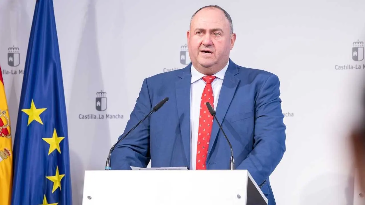 El consejero de Agricultura, Ganadería y Desarrollo Rural, Julián Martínez Lizán, ha informado en rueda de prensa de asuntos de su departamento abordados en el Consejo de Gobierno