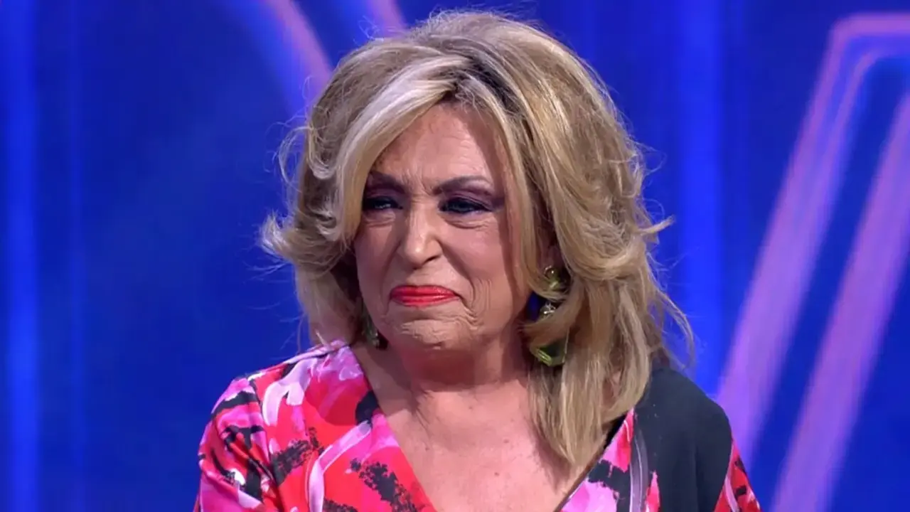 En la imagen Lydia Lozano rota en lágrimas anoche durante su participación en el programa 'De viernes' de Telecinco
