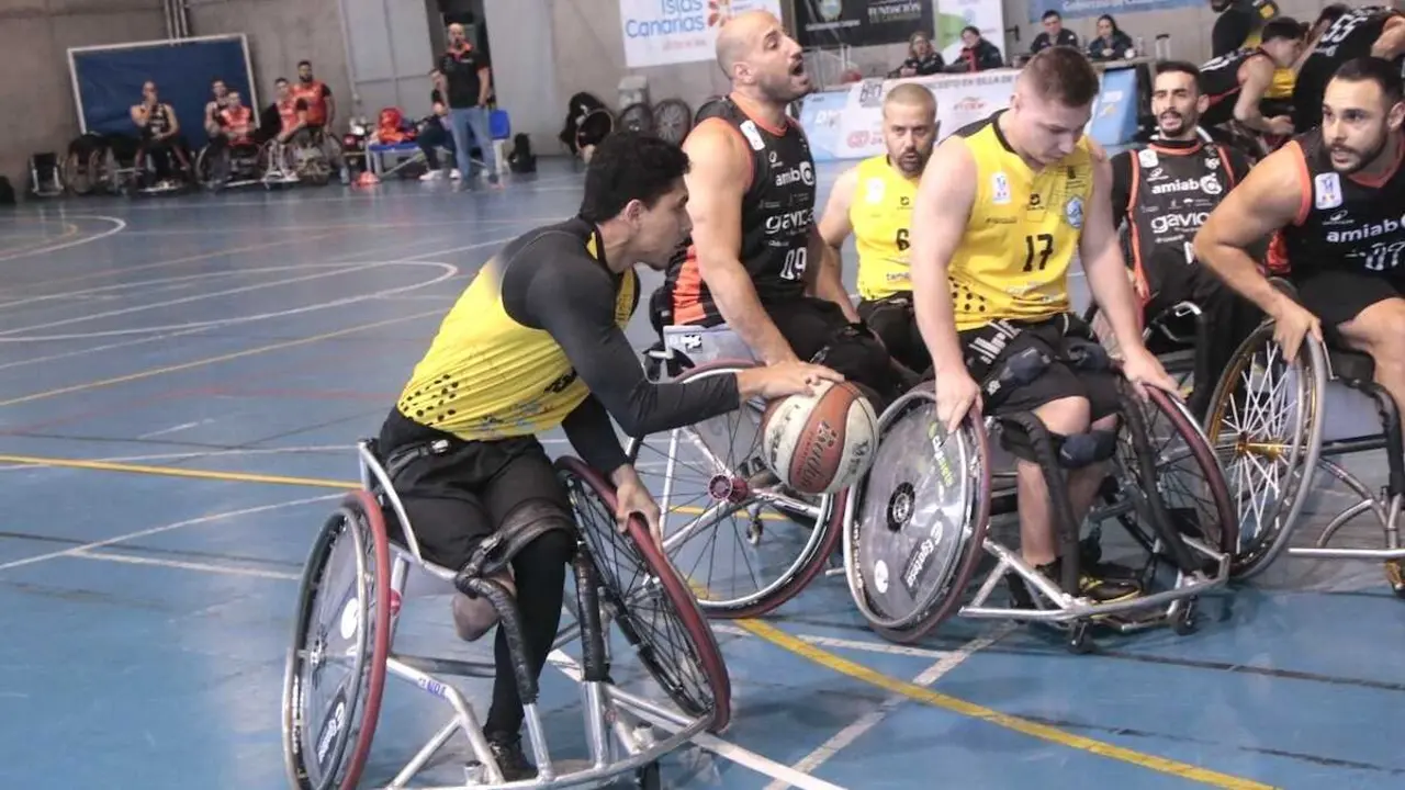 El BSR amiab pasa por encima del Tenerife con una exhibición defensiva (32-93)