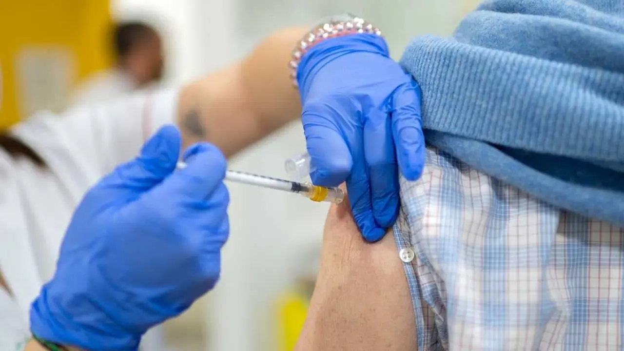 gripe, vacuna, covid, vacunación, vacuna de la gripe, salud pública,