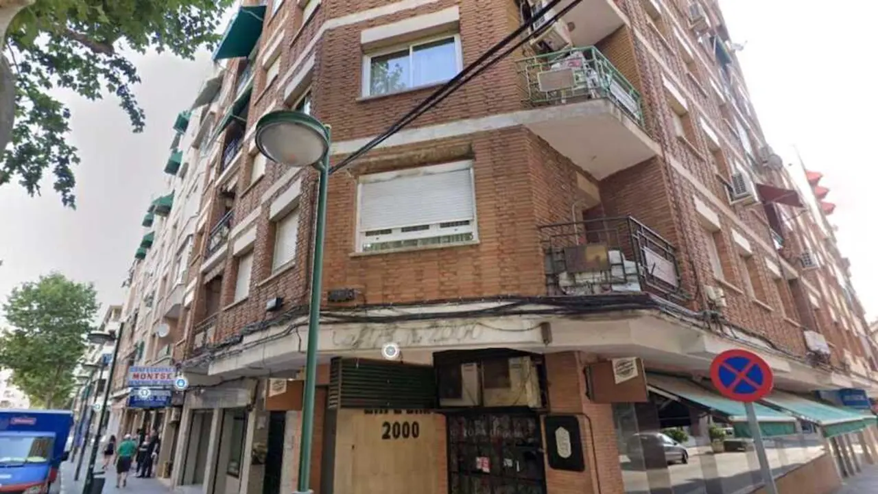 En la imagen el bloque de viviendas en Ciudad Real donde residías la familia y fue hallado el bebé muerto