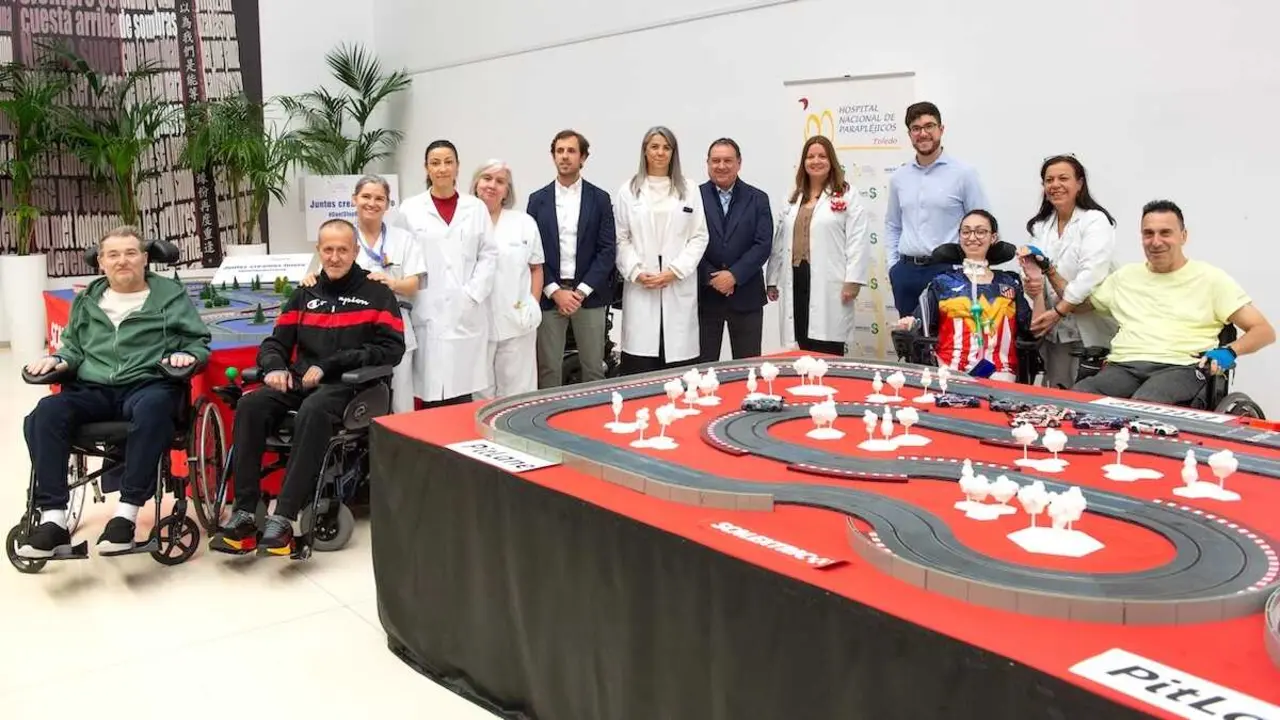 El Hospital de Parapl&eacute;jicos apuesta por el ocio inclusivo con Scalextric adaptado