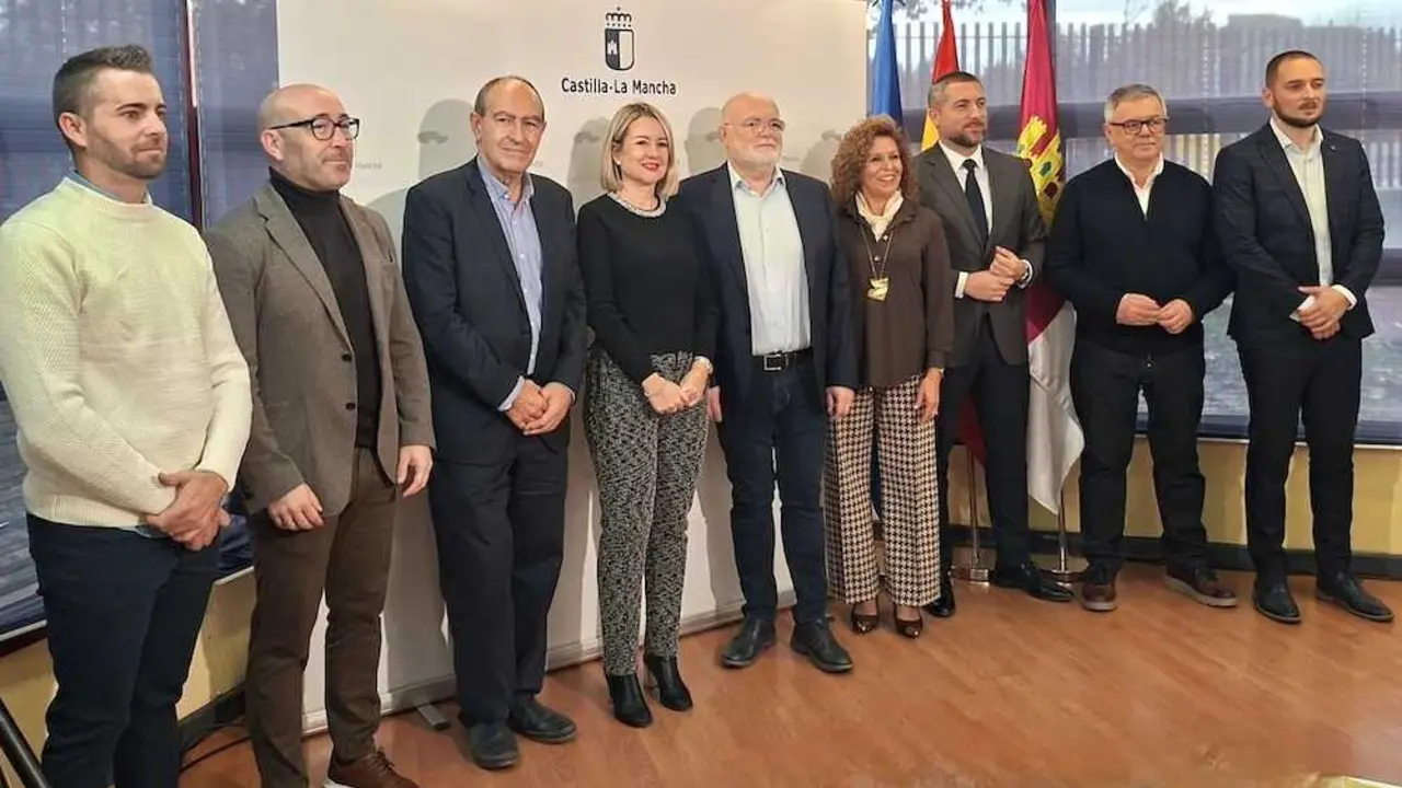 El delegado de la Junta en Albacete, Pedro Antonio Ruiz Santod, junto a los delegados provinciales durante la rueda de prensa que ha ofrecido para realizar balance del a&ntilde;o