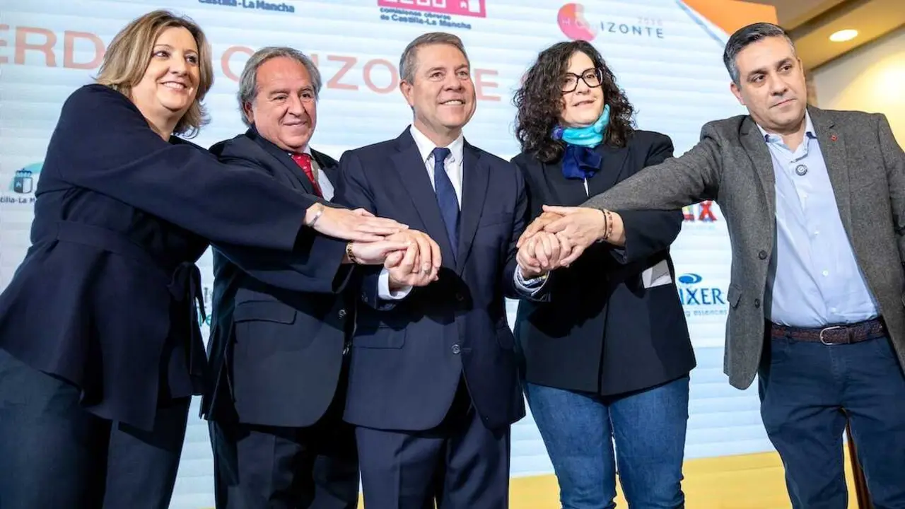 El presidente de Castilla-La Mancha, Emiliano Garc&iacute;a-Page, ha presidido en Toledo, la firma del pacto &lsquo;Castilla-La Mancha, Horizonte 2030&rsquo;