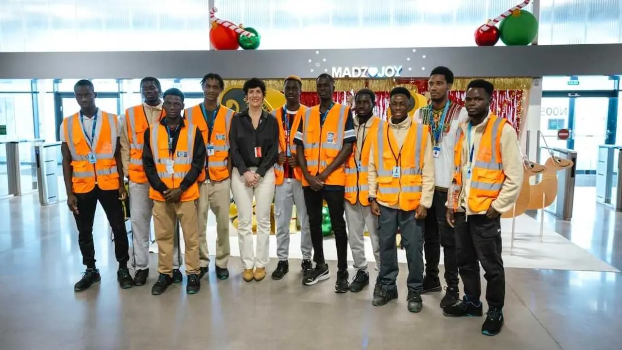 Nueve personas refugiadas logran empleo en Amazon gracias a un programa laboral