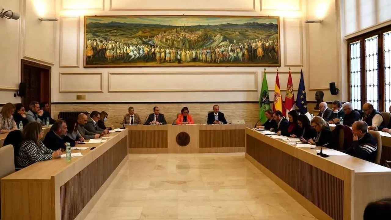 En la imagen un instante del Pleno de la Diputaci&oacute;n de Toledo celebrado este viernes