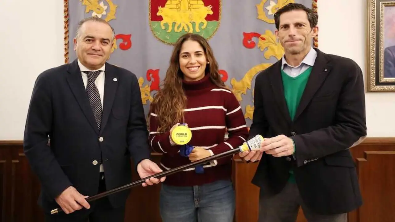 Mar&iacute;a Herrera recibe el homenaje de Talavera tras proclamarse campeona del mundo